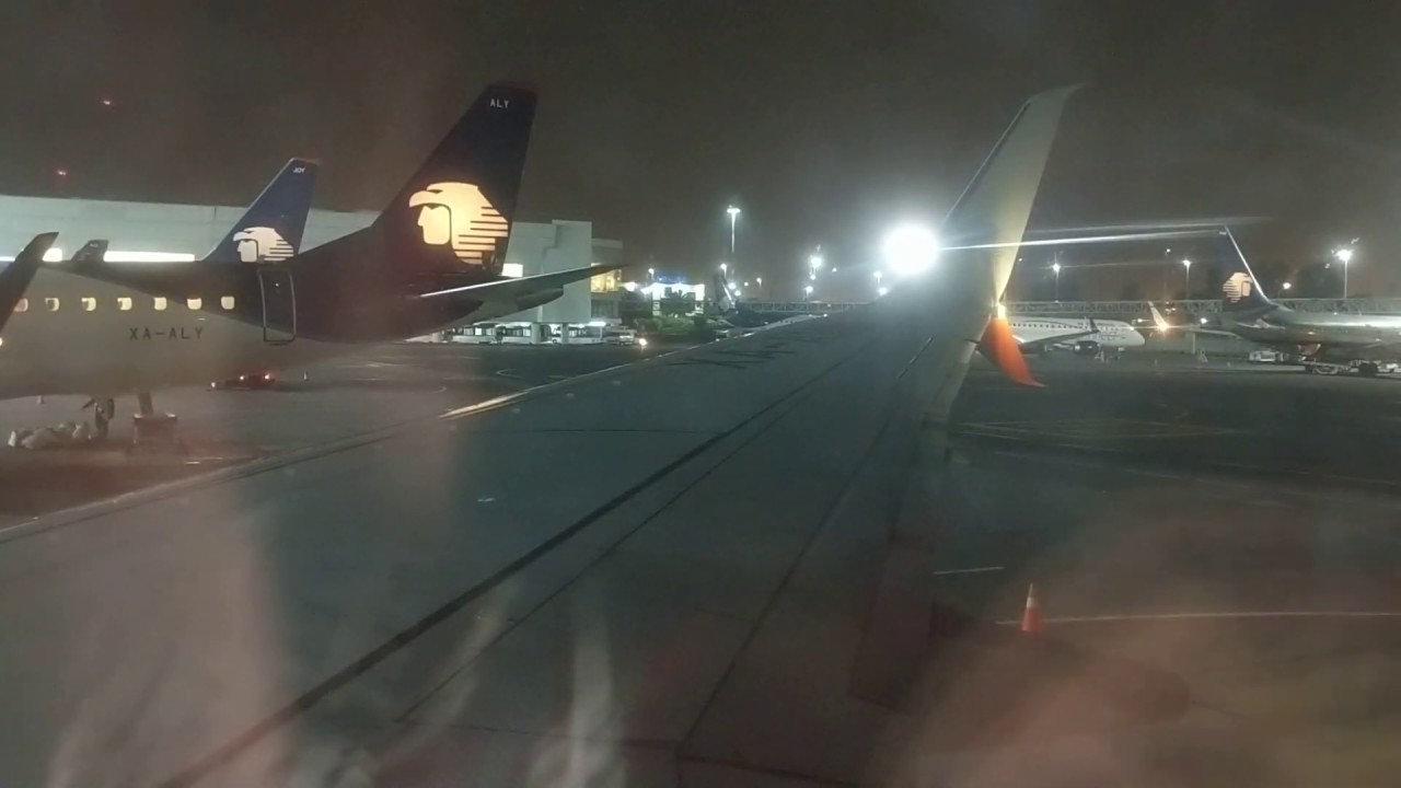 Aeromexico Boeing 737-800 AMAZING interior, HORRIBLE FLIGHT. (READ DESCRIPTION FOR A TRIP REPORT)
