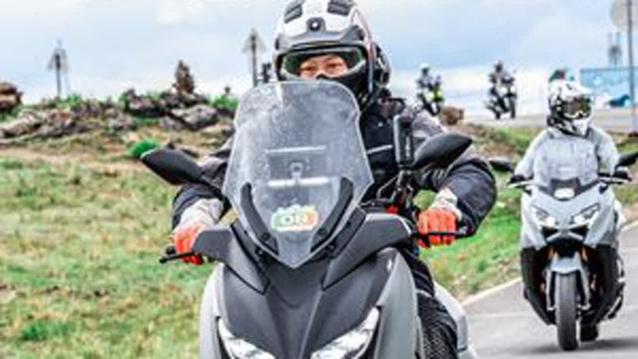 几百台踏板摩托去火山要干什么？2025雅马哈MAX DAY 几百台MAX踏板一起骑行的感觉太好了！#雅马哈xmax300 #MAX在中国 #摩旅 #nmax155 @DOU+小助手 #在拍一种很...