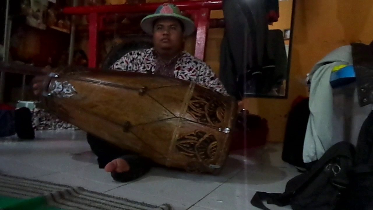 tutorial kendang reyog.....