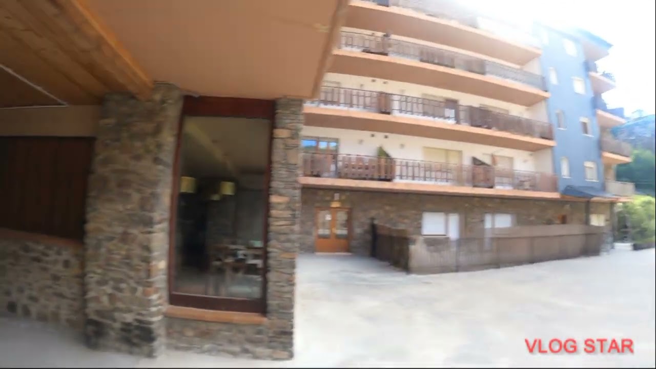 Urbex explorando calles y restaurantes bordes de Incles que est&aacute; entre el Tarter y Soldeu en Andorra