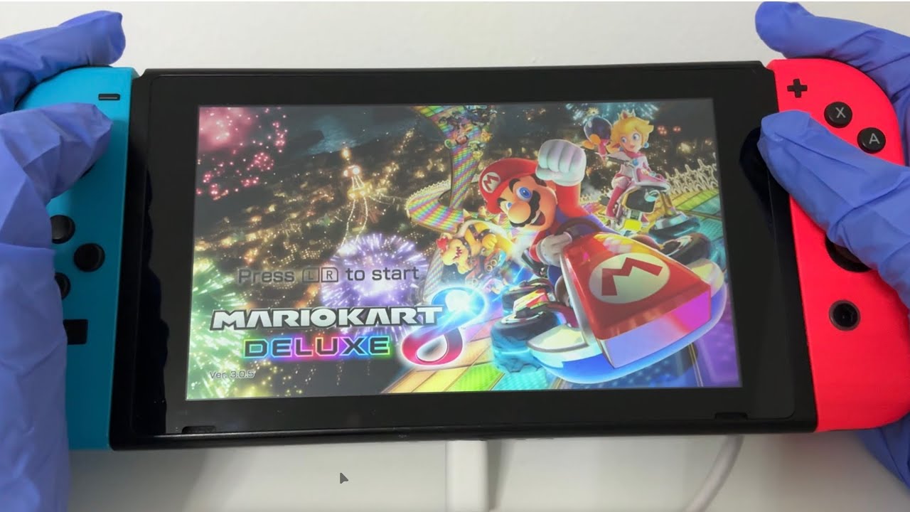 Playing Mario kart 8 deluxe on my Nintendo switch #mariokart #nintendoswitch #gaming #nintendo 