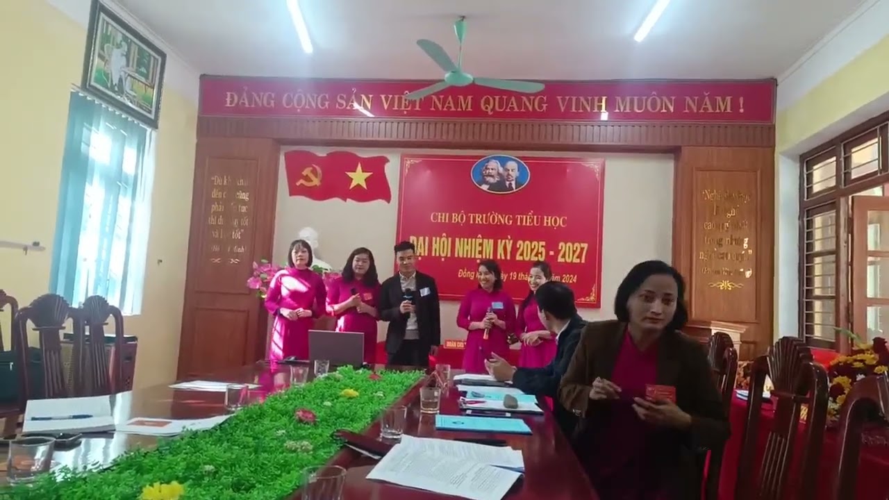 Đảng đã cho ta một mùa xuân