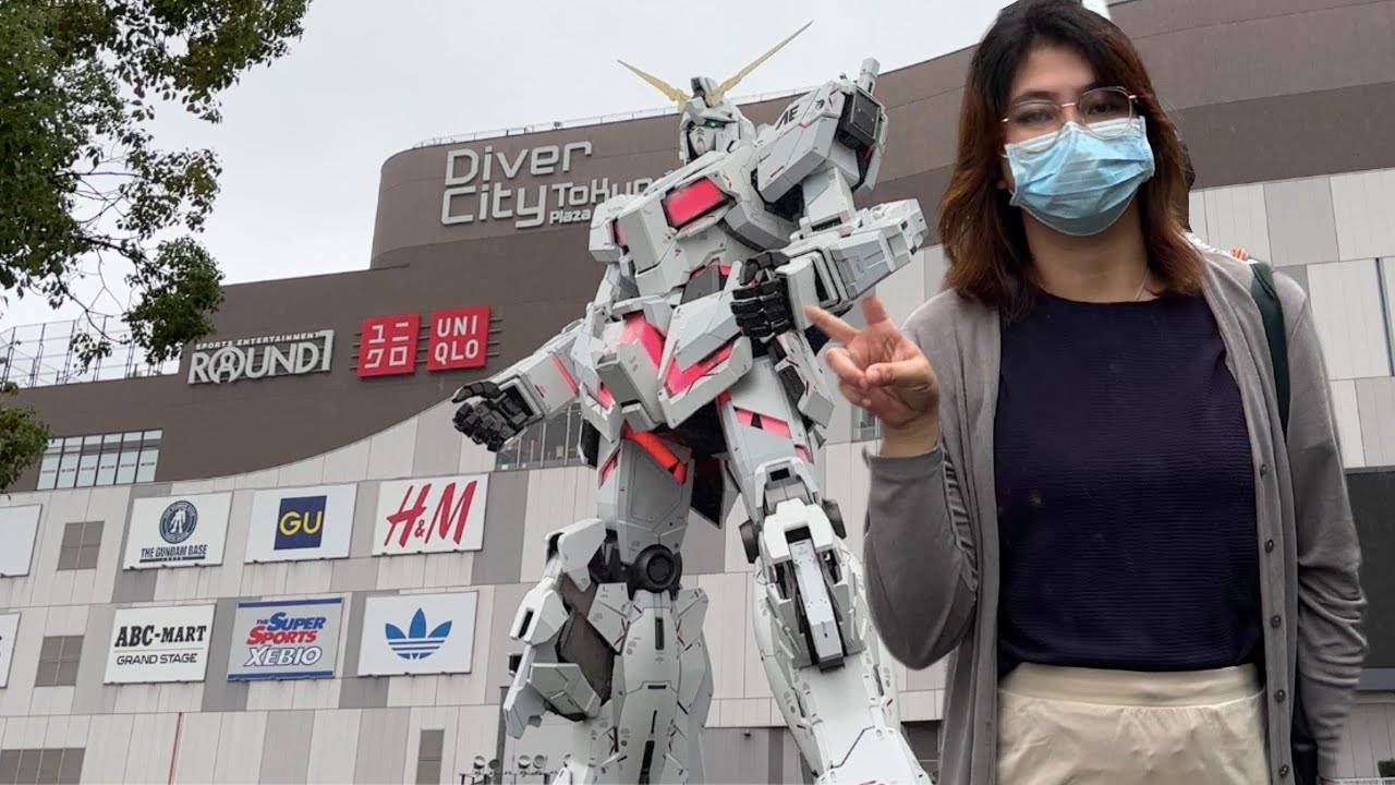 We Saw A Life Sized Gundam (Unicorn) in Diver City | Odaiba, Japan