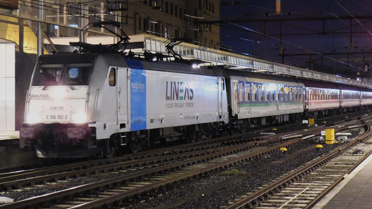 LINEAS YOUR FREIGHT FORCE 186 182 -2 met de European Sleeper train op station Amersfoort CS 2024