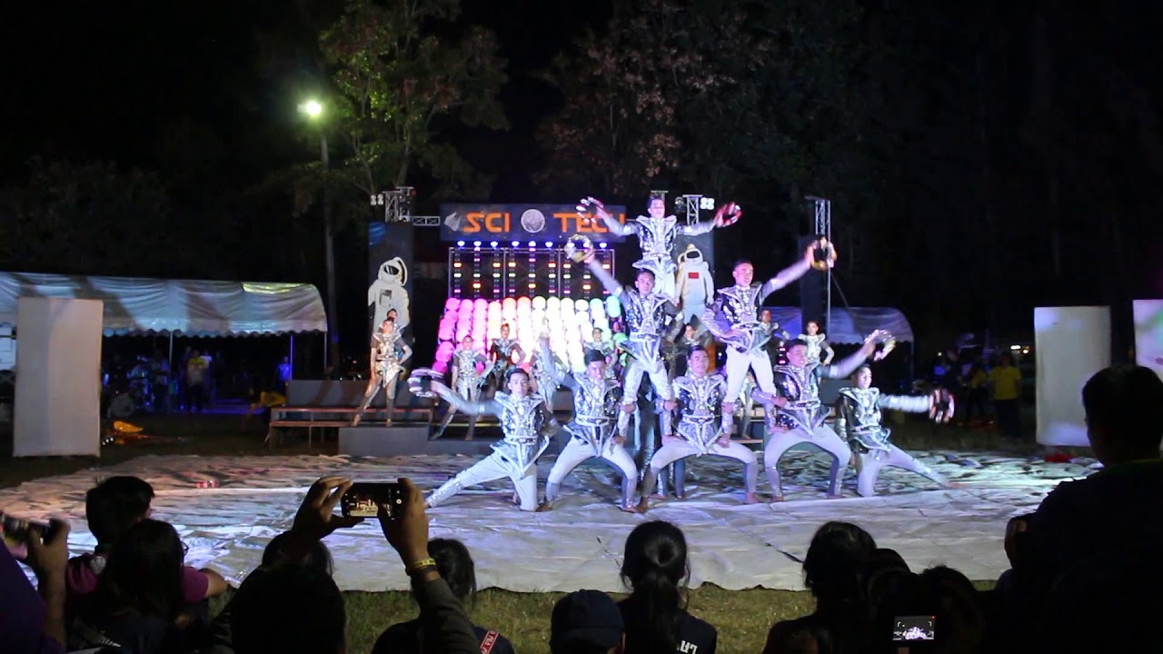 ผู้นำเชียร์คณะวิทยาศาสตร์และเทคโนโลยี มหาวิทยาลัยราชภัฏสุรินทร์
