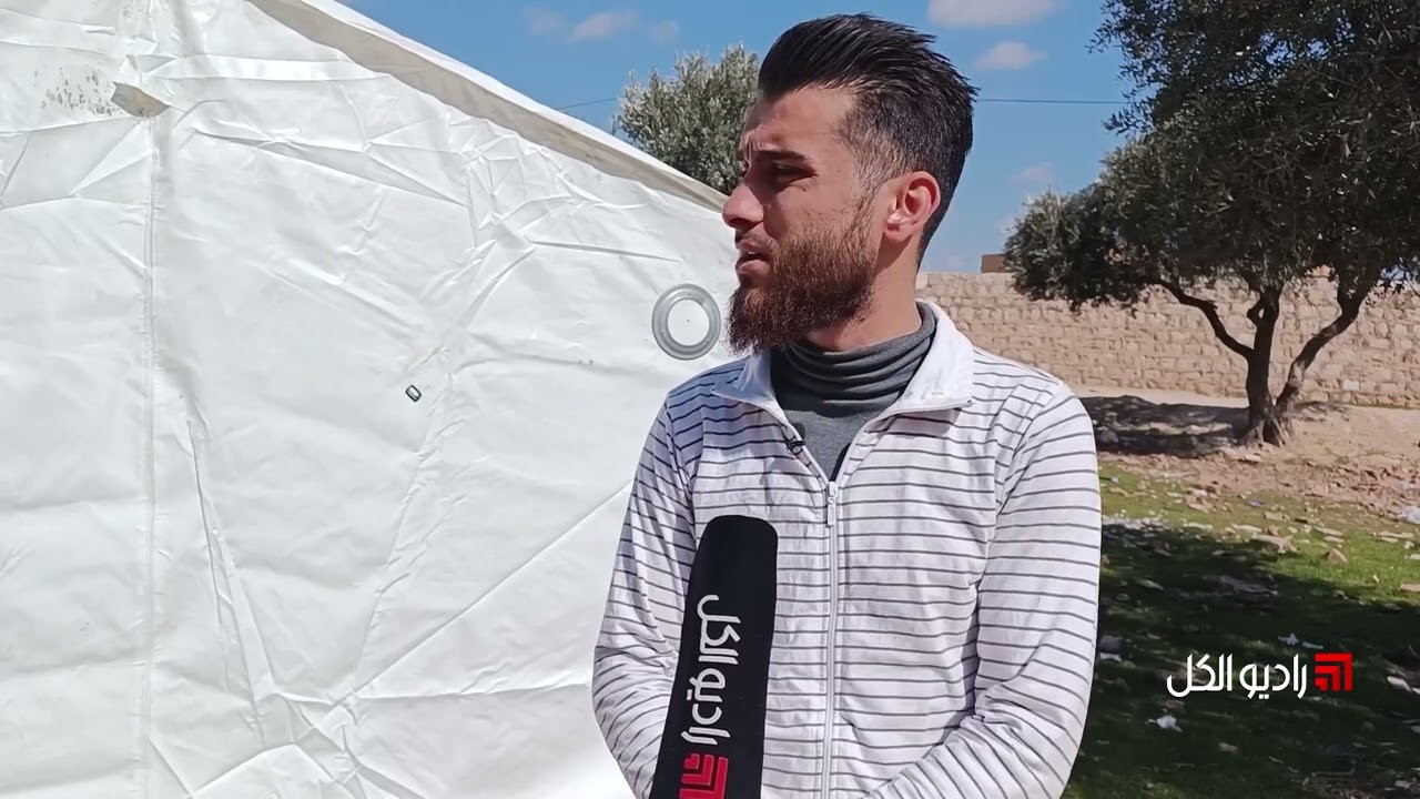 سكان في سرمين يبيتون بالخيام قرب منازلهم خوفاً من الهزات