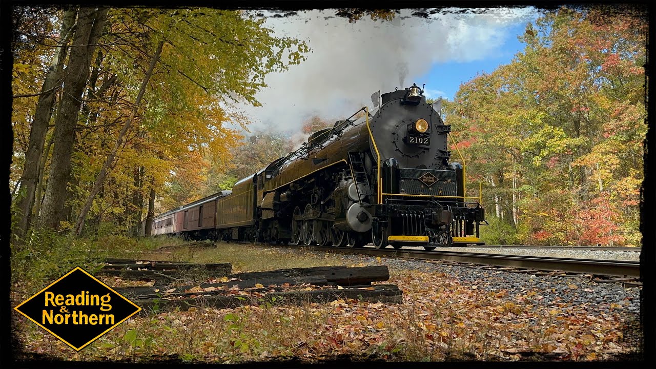 Reading And Northern: Fall Foliage With 2102