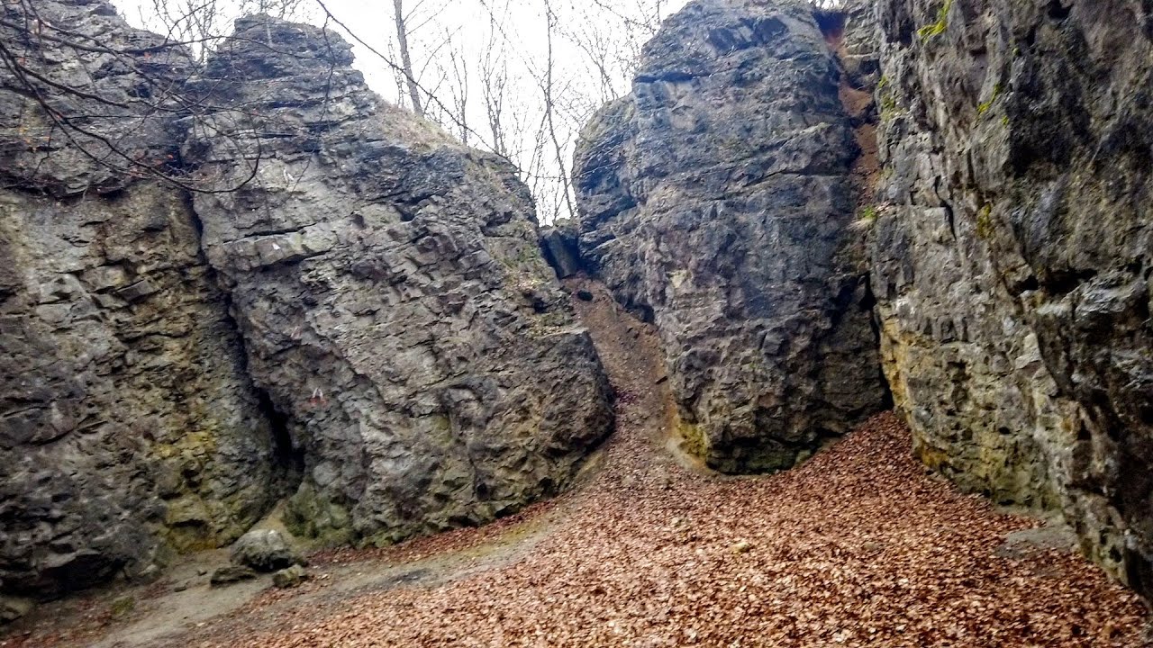 Чортові (Чотові, Чатові) скелі. Сторожовий пост, геодезичний пункт, каменоломня, туристична локація