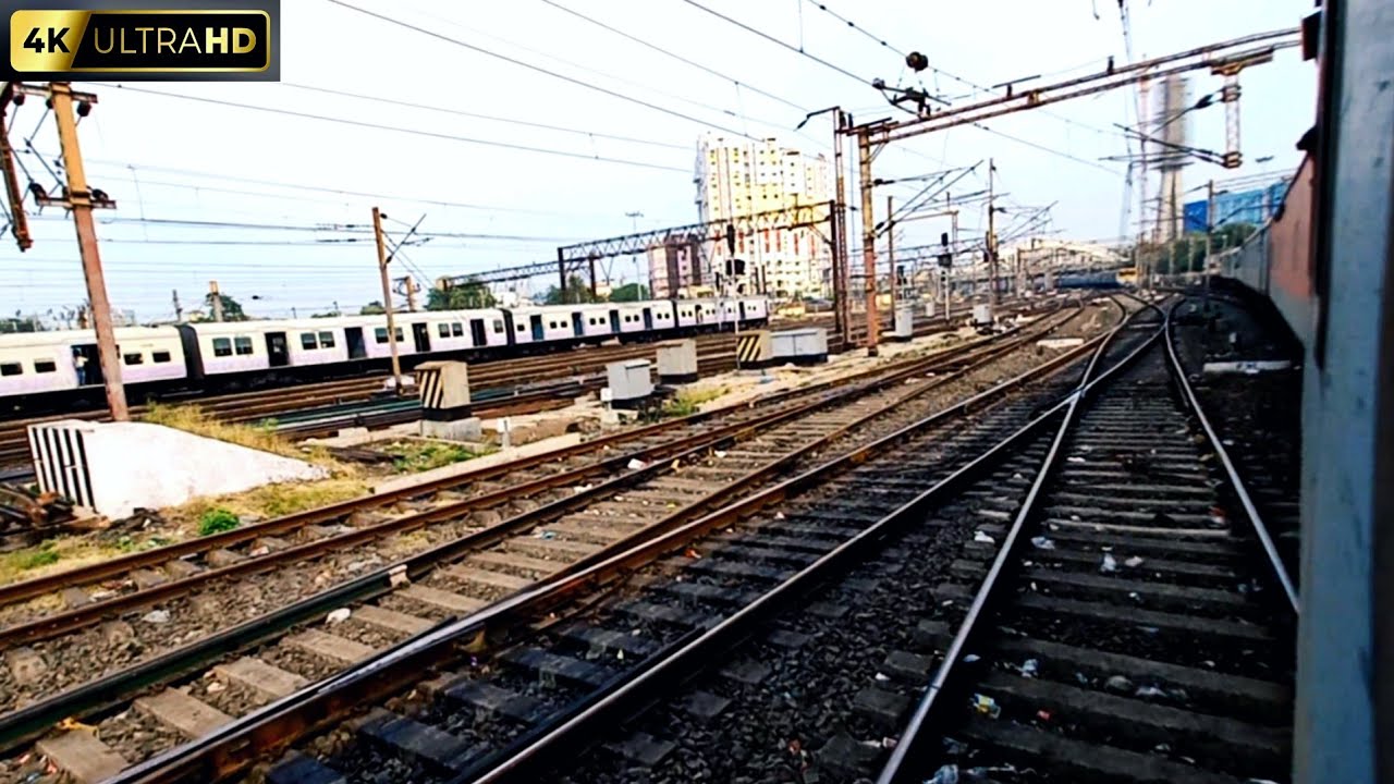 Busiest Howrah Railway Station | Train Arrival And Departure [4K UHD]