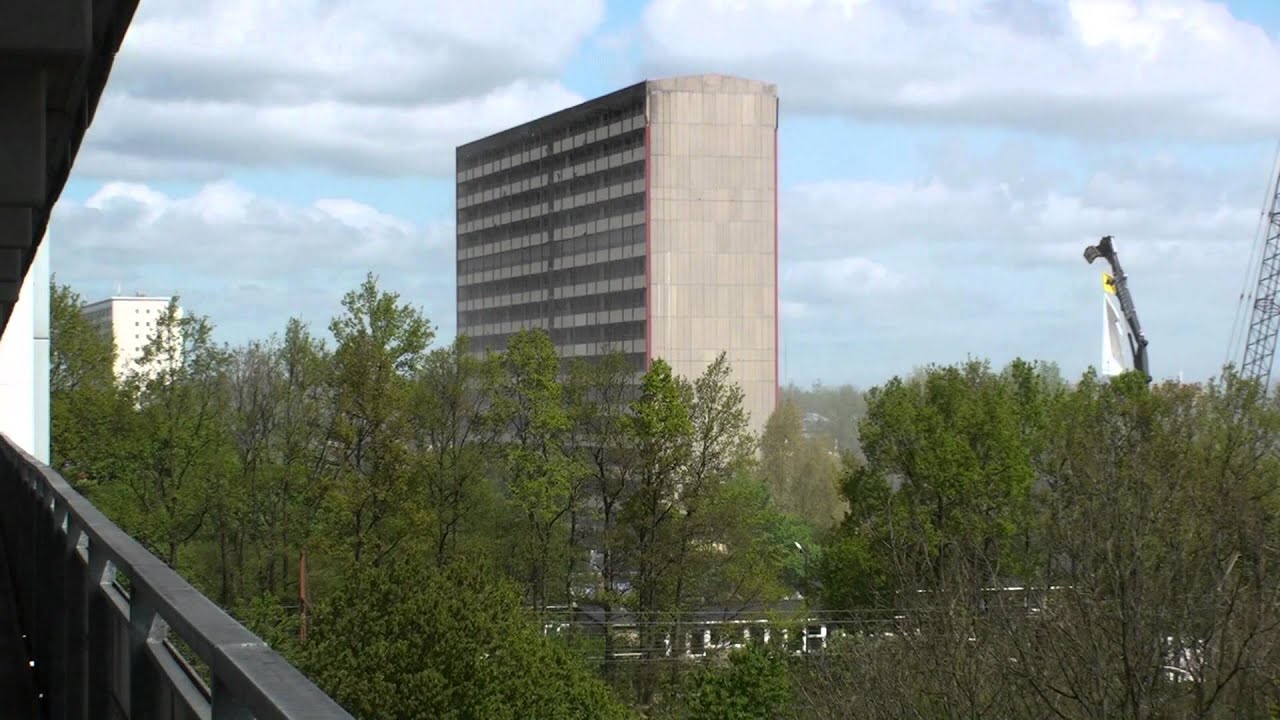 Nedrivning af 2 bygninger i Rødovre 13 Maj 2012