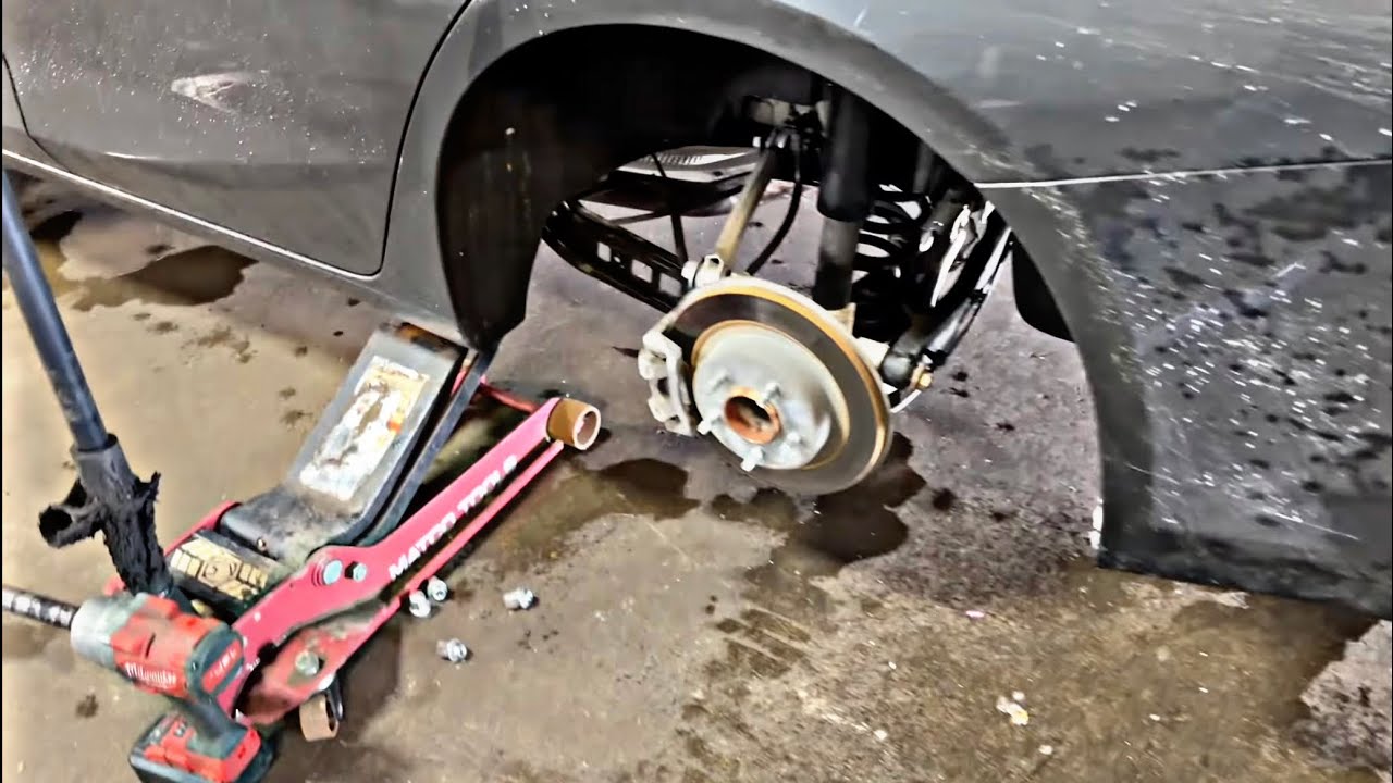 ЭТО ПЛОХО (Провал на дороге из-за снега) 😟