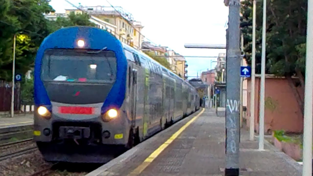 Treni nel levante ligure a genova quinto al mare con INVII, treni merci e molto altro.
