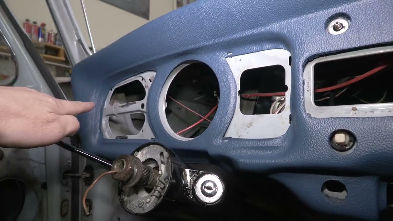 Classic VW BuGs - Installing 1968 and Later Padded Dash for Beetle