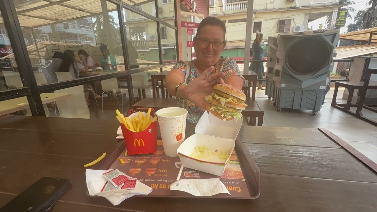 GOA INDIA 🇮🇳 trying a MCDONALD'S in Calangute 