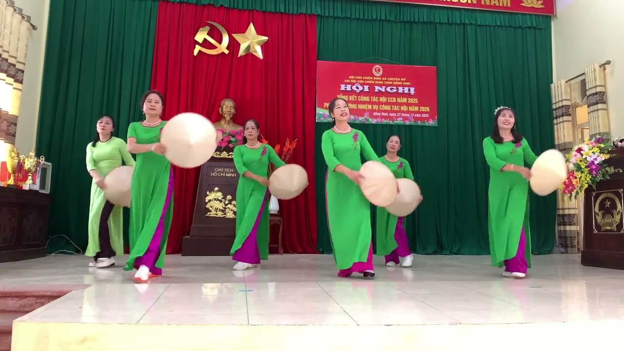 Bài múa quê hương nghĩa mẹ tình cha 
