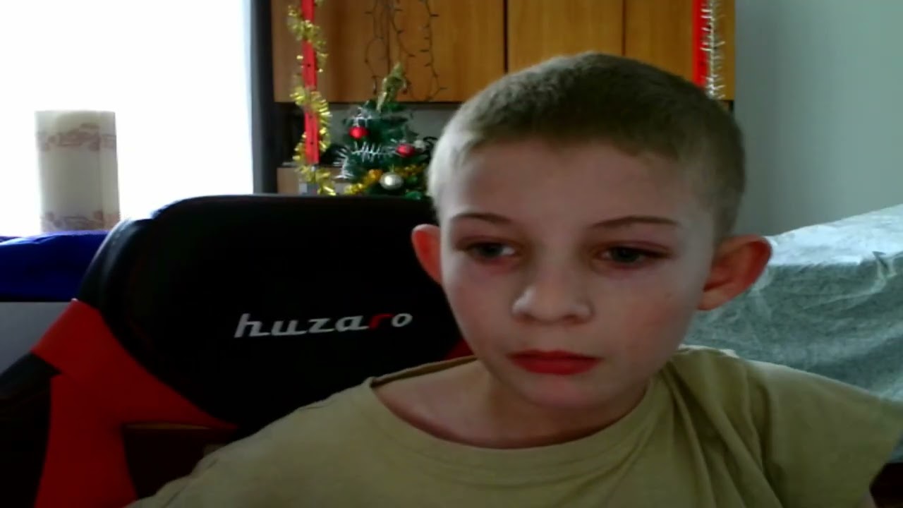 spiewan na kamerce .krulów król i dzisiaj składam u twych stup i drżą ciemności .