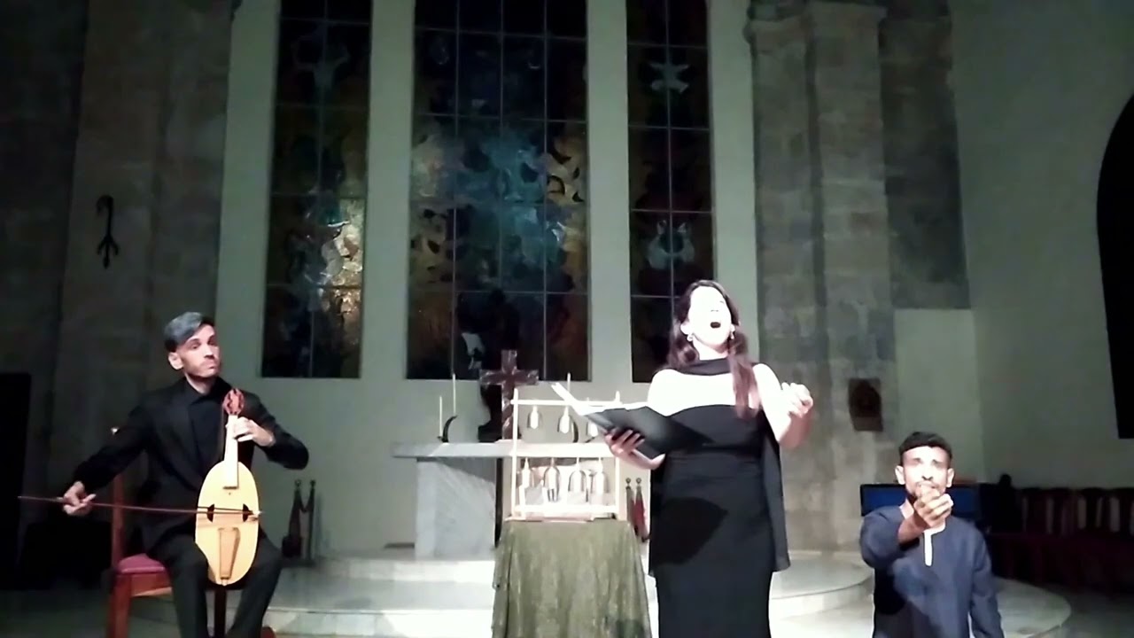 Or piangiamo che piange Maria