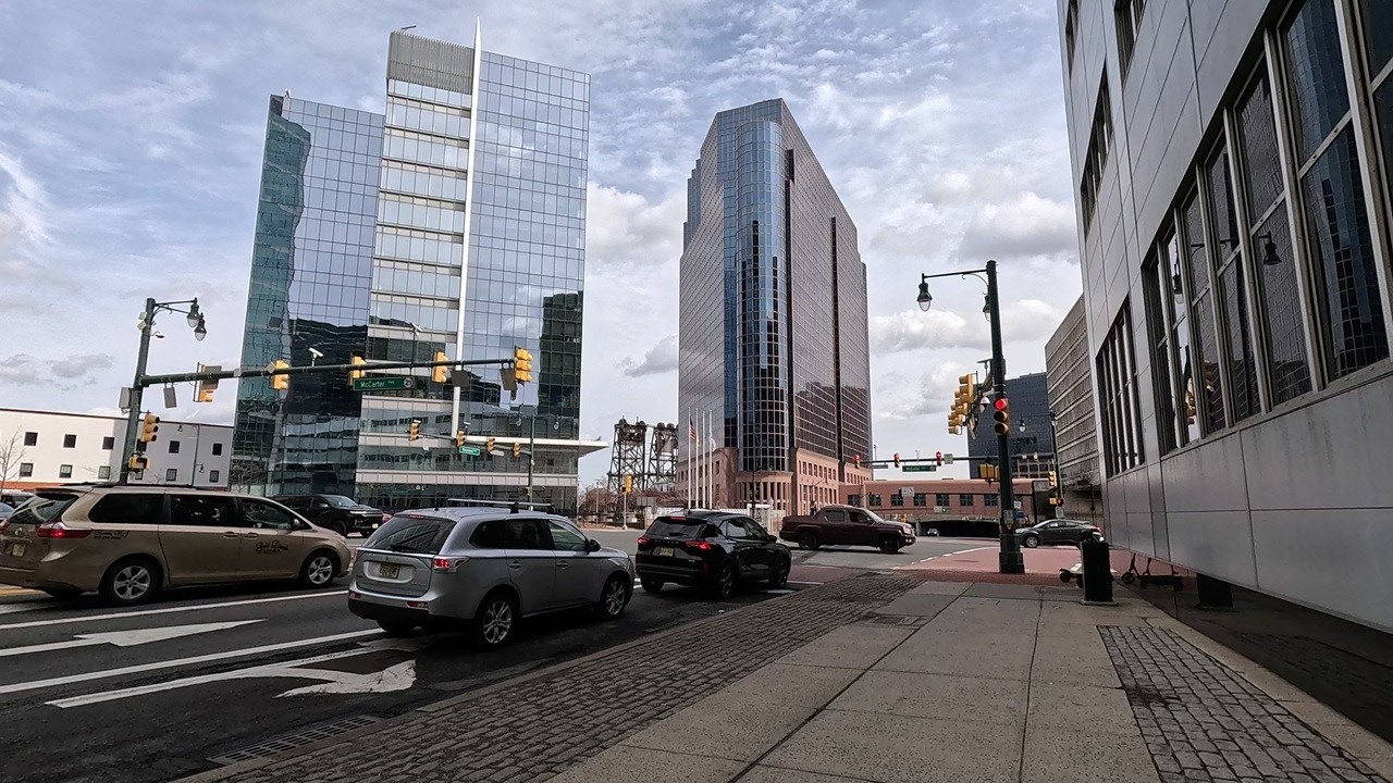 ⁴ᴷ⁶⁰ Walking Newark, NJ: Raymond Boulevard from University Avenue to Penn Station
