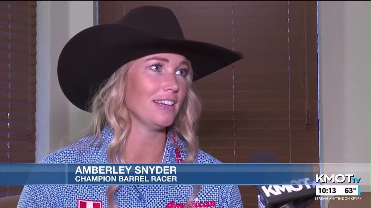 Barrel racer Amberley Snyder brings inspirational story to Minot