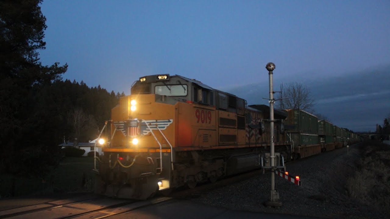 Trains between Puyallup and Tacoma on the BNSF and UP Seattle Sub (2/15/26)