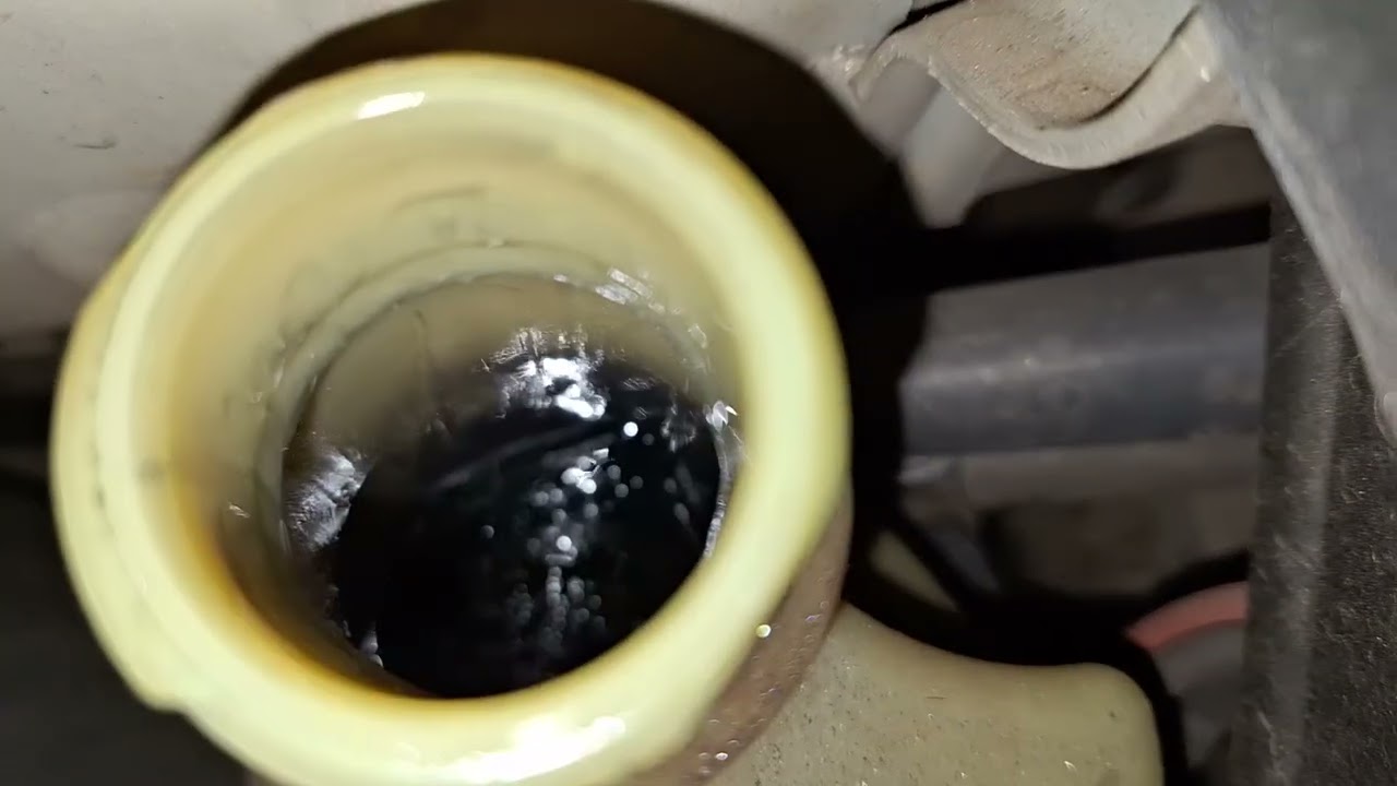 Troca do fluido da direção eletro-hidráulica Volvo C30 V50 S40