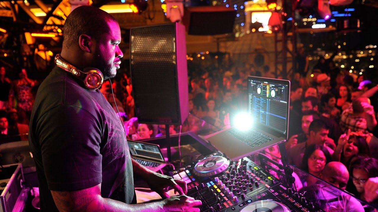 Shaquille O'Neal AKA DJ Diesel at TomorrowWorld 2015