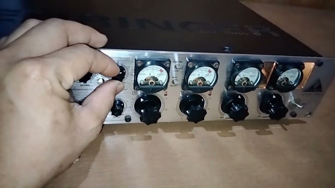Compressor tube behringer T1952