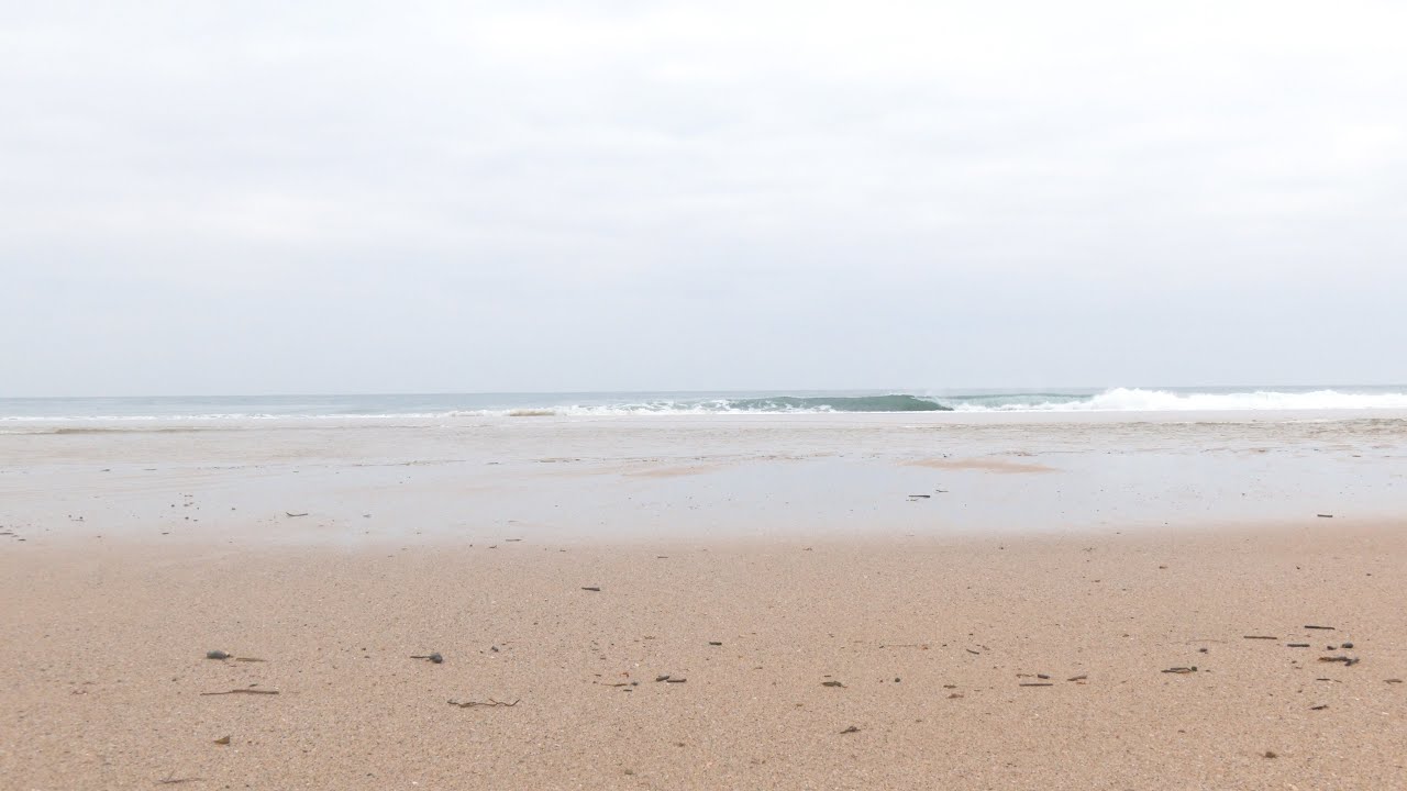 Soothing Ocean Waves Crashing on the Beach - Relaxing Sounds of Nature - 4K UHD