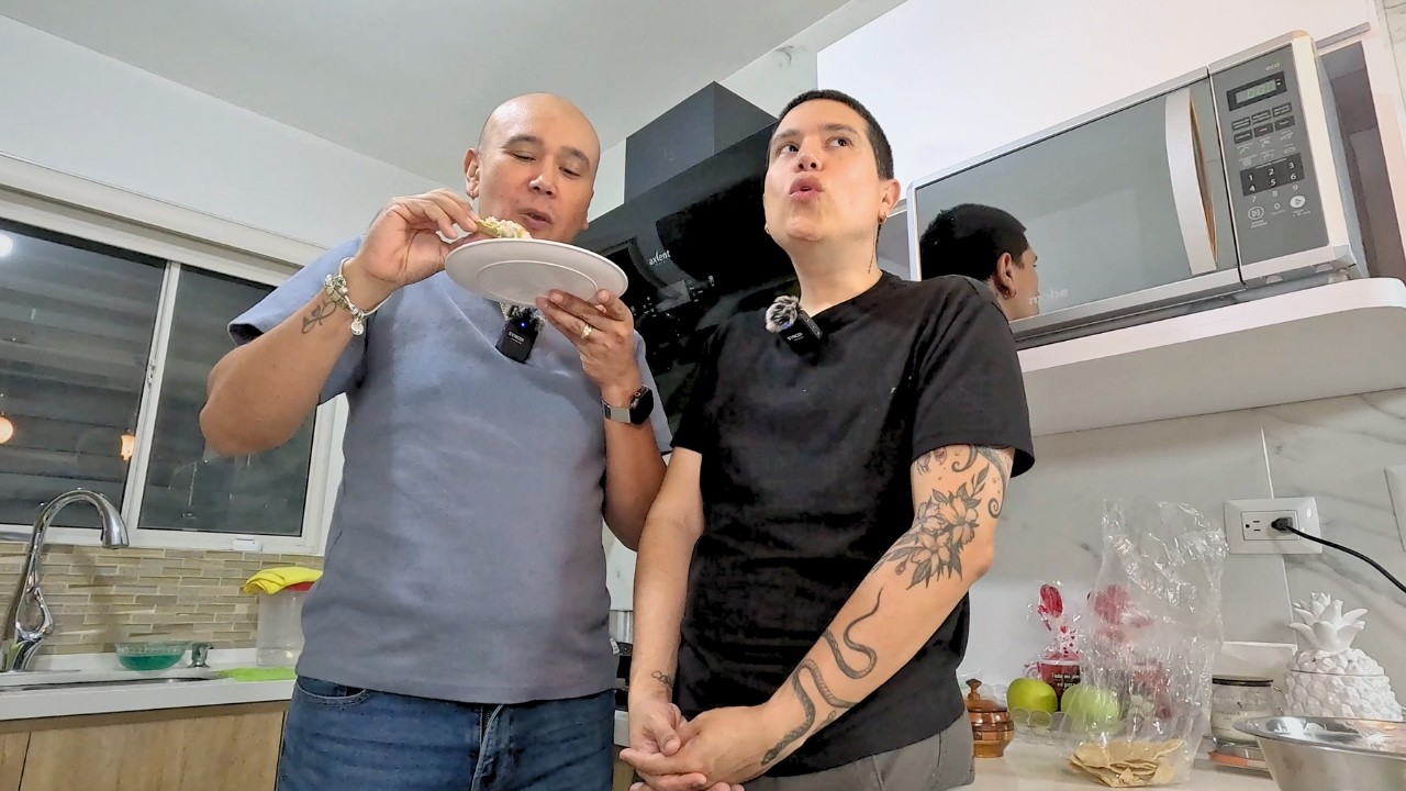 PREPARANDO UNA ENSALADA DE ATUN CON YOGURT GRIEGO