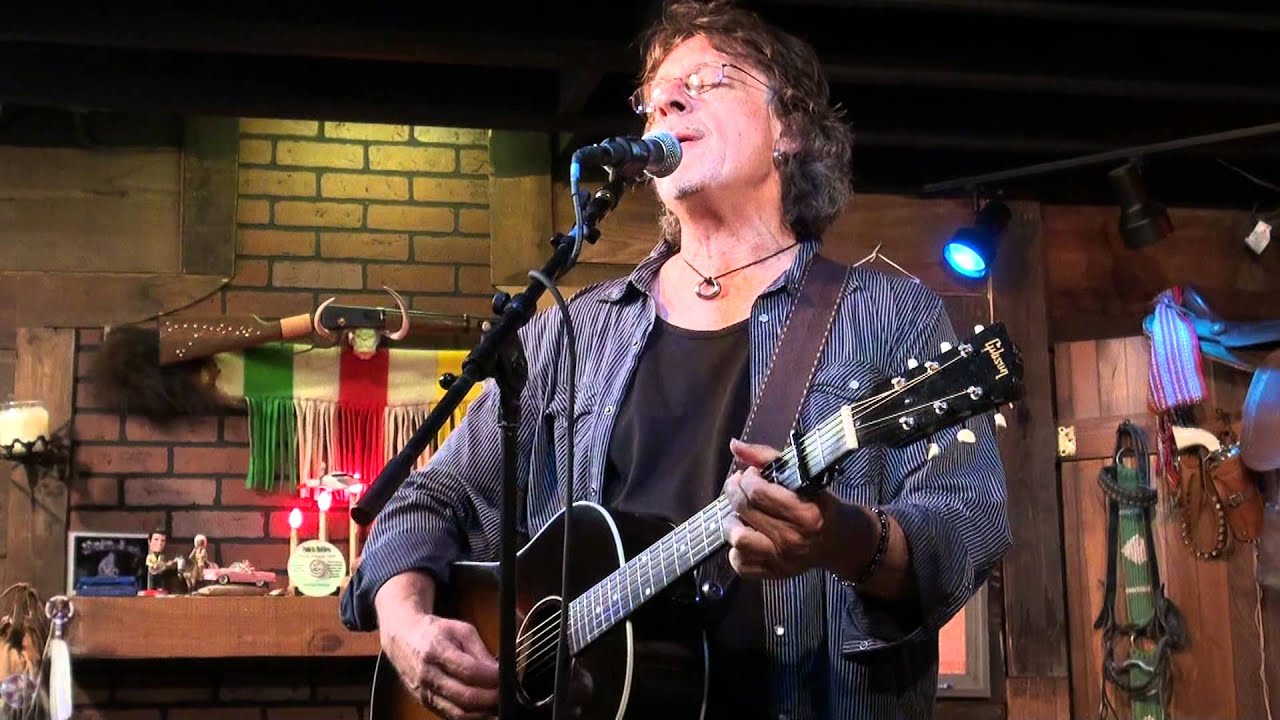 Dirk Hamilton Sings 