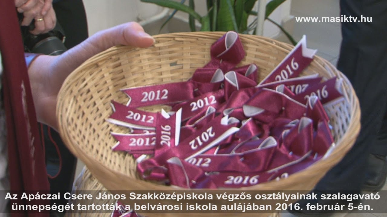 A Dombóvári Apáczai Csere János Szakközépiskola szalagtűzője 2016.
