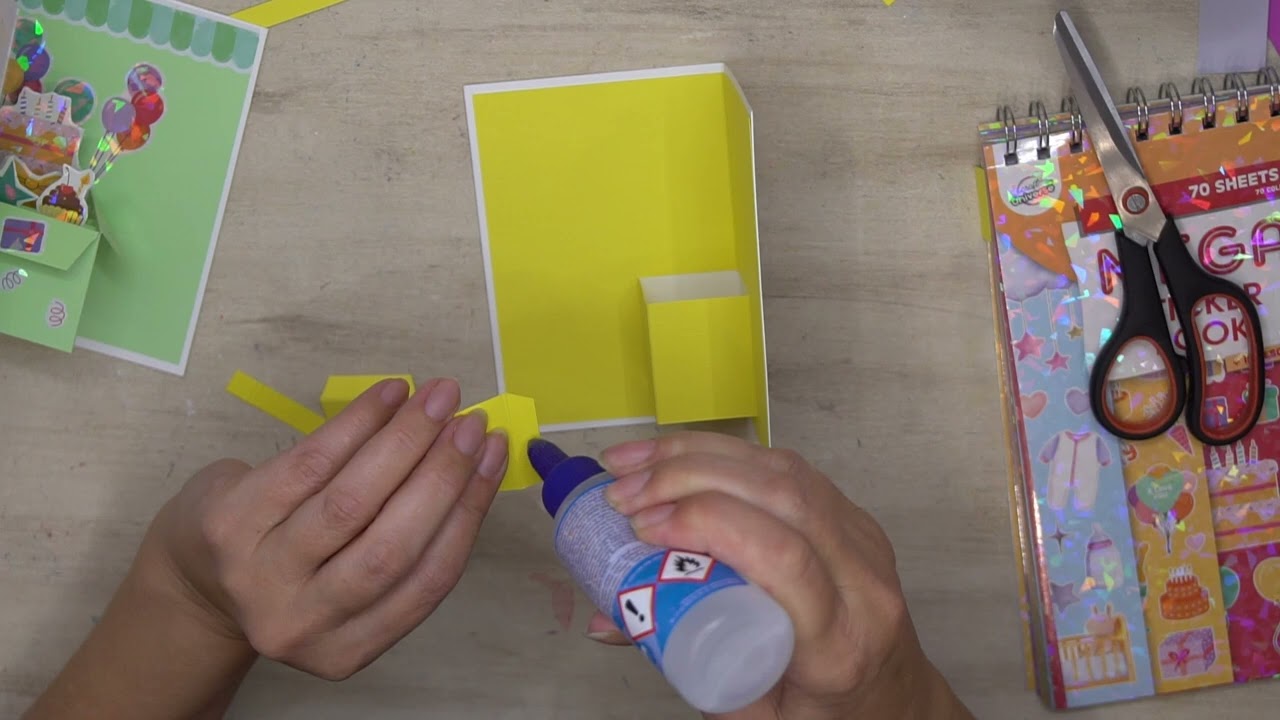 Geburtstagskarte mit Mega Sticker Book von Action.