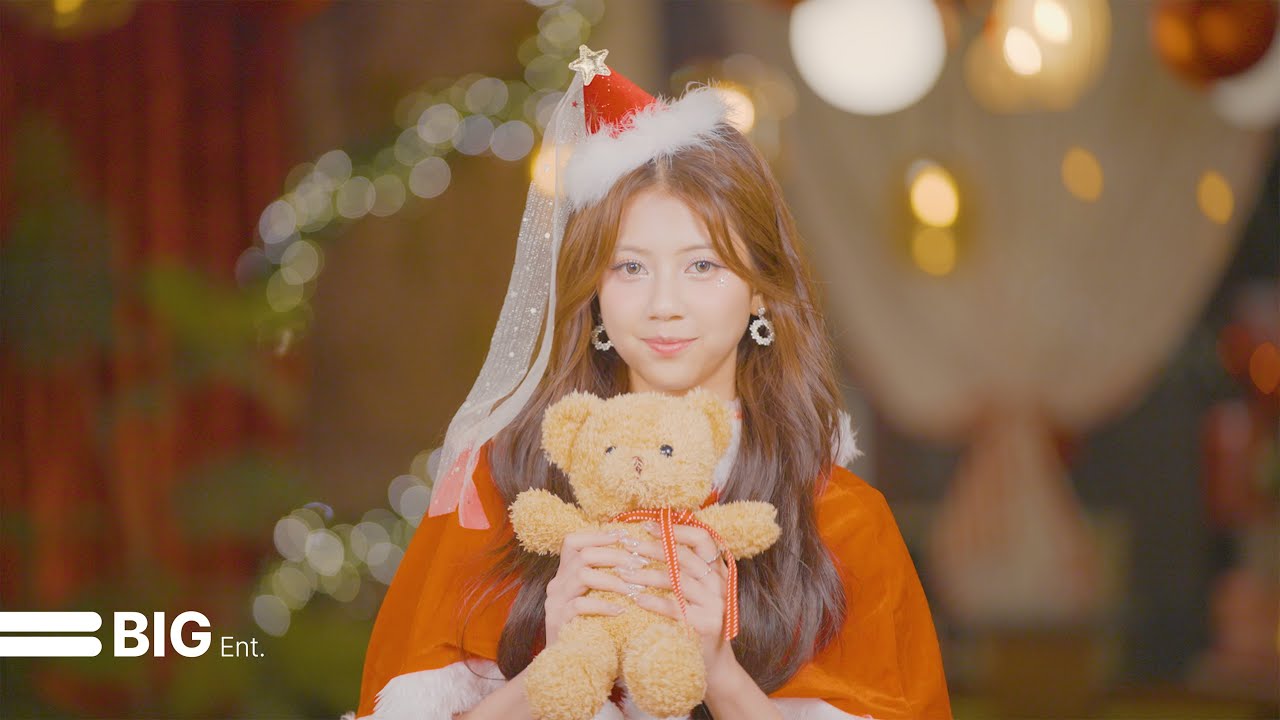 Queenz Eye | 1st Mini Album [PRISM EP.01] '𝗔𝗖𝗛𝗔!' Christmas ver. Special Video