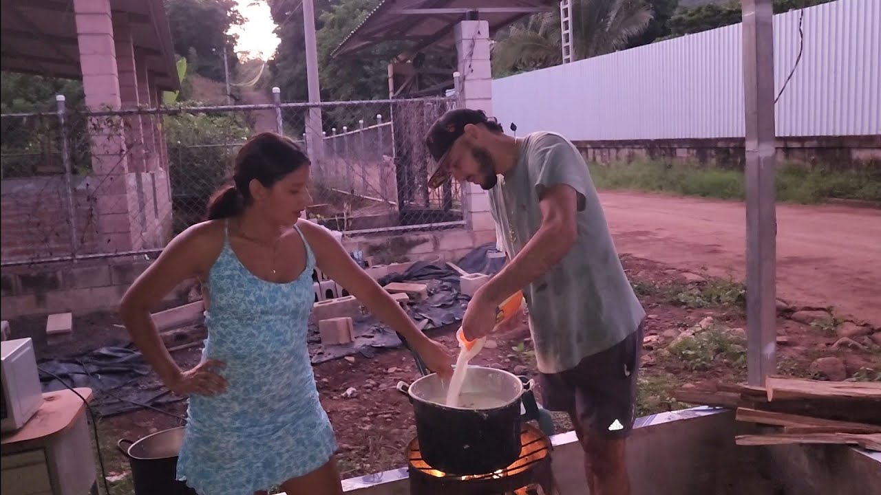 El loro como siempre humillando a las vichas y les dice que no saben ni hacer un atol 😱😡