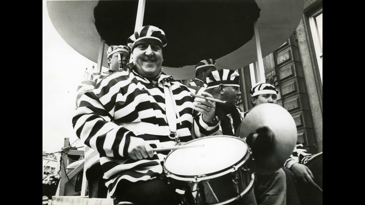 Geluidsopname uit 1968 van 't Paporkest uit 't Krabbegat in 't kefee Kees Raats mette Vastenavend