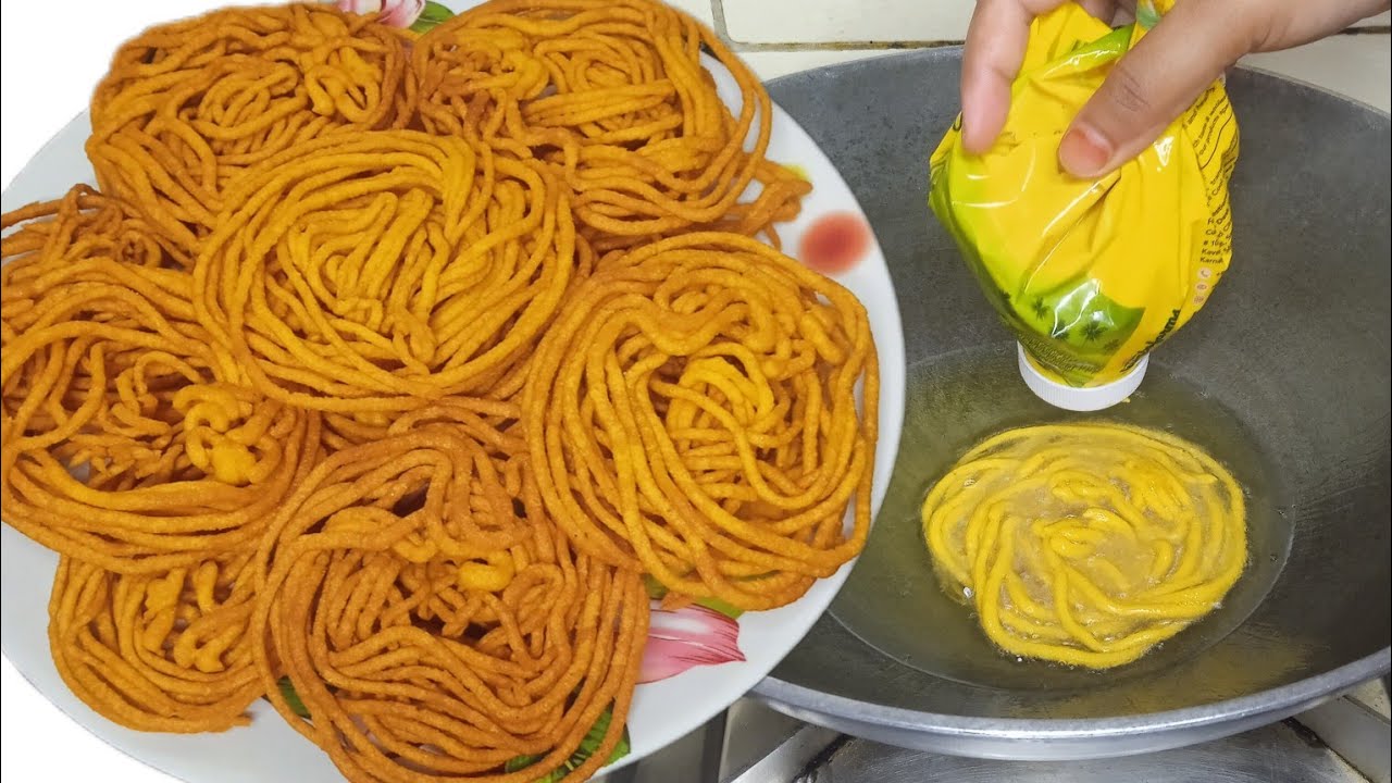 মেশিন ছাড়াই হাতে বানান দোকানের মতো খাস্তা ঝুড়ি ভাজা রেসিপি।Jhuri Bhaja Recipe। Easy Bengali Snacks