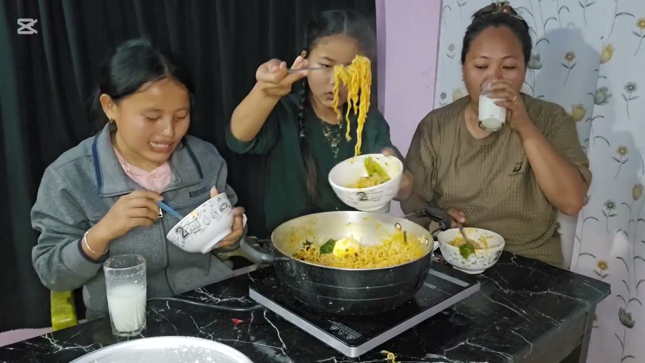 तातो तातो हट पट मीठो जाडोमा 