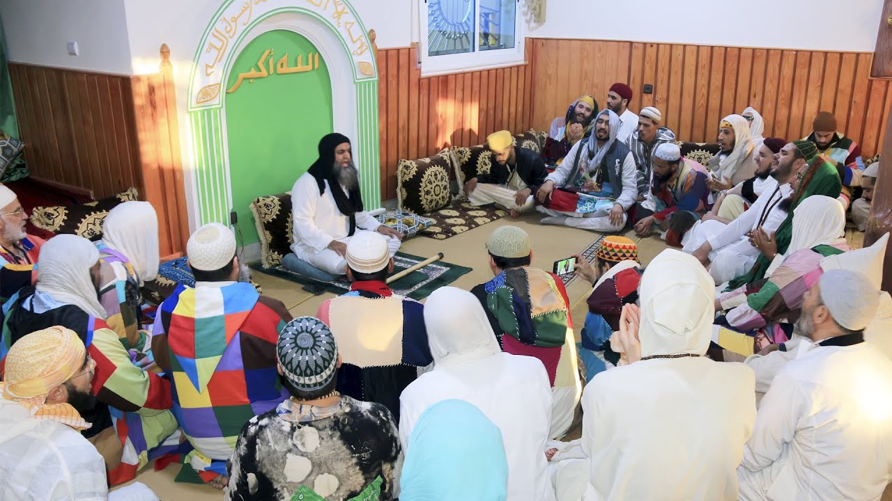 مجلس الحال و الجذب بالصلاة على رسول الله ﷺ بالصيغة الإبراهيمية بالزاوية الكركرية بالمغرب