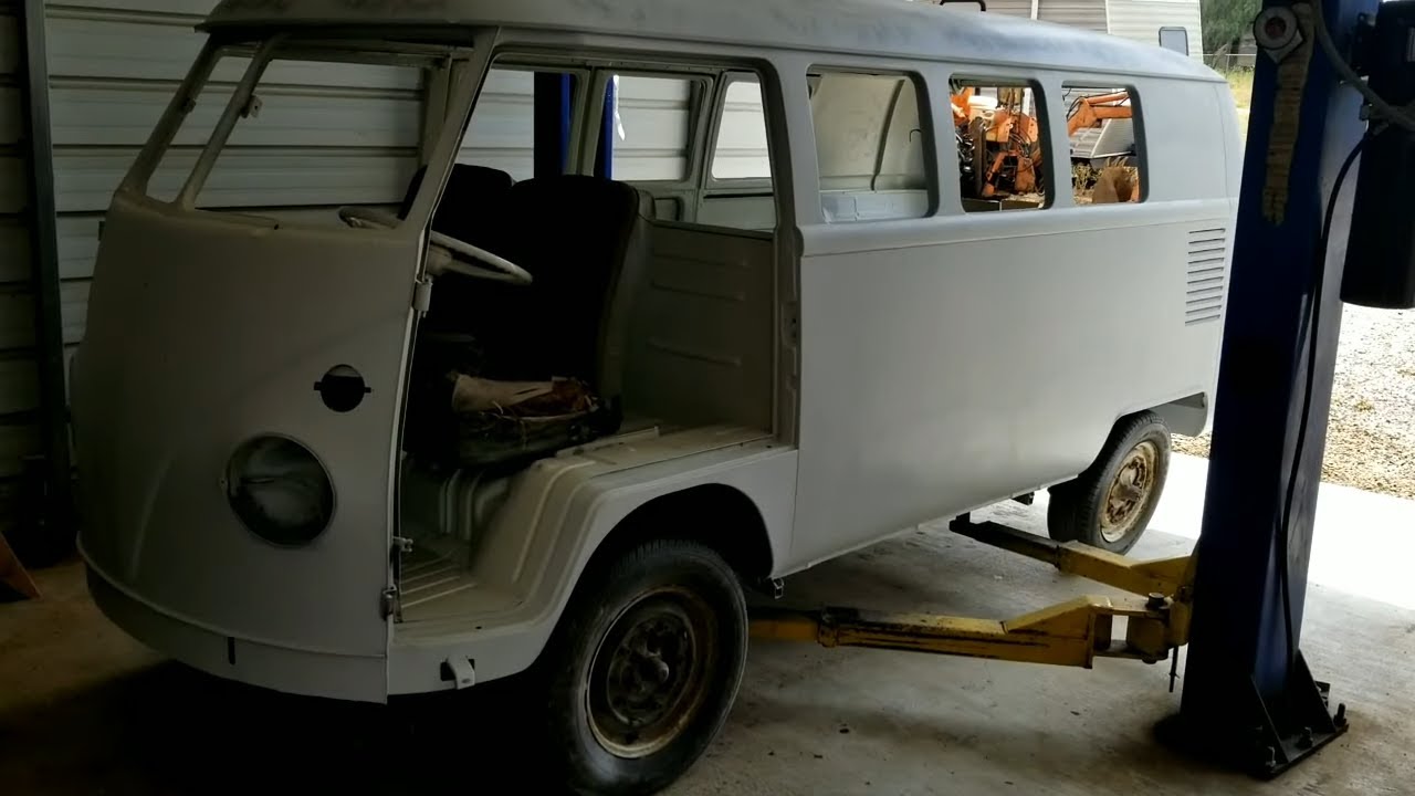 VW BUS RESTORE - first look underneath - Is it bad ? working on the decklid 67 westfalia