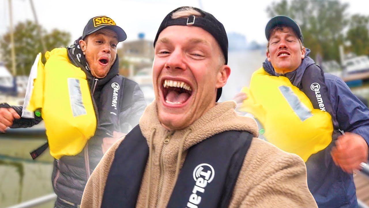 IK TROK AAN HET TOUWTJE VAN HET REDDINGSVEST 😱🤣🤣 #2626