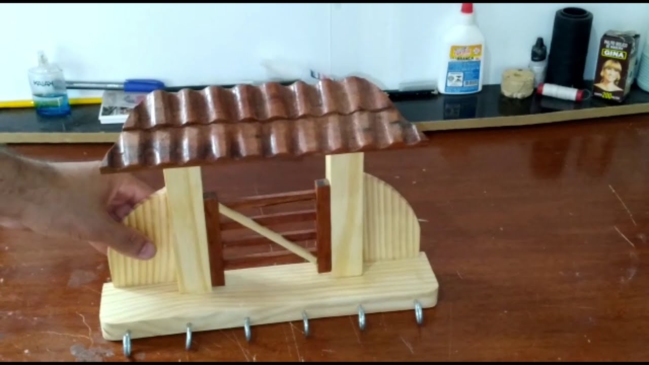 Como Fazer Porta Chaves de Madeira -MUITO F&Aacute;CIL- Modelo PORTEIRA