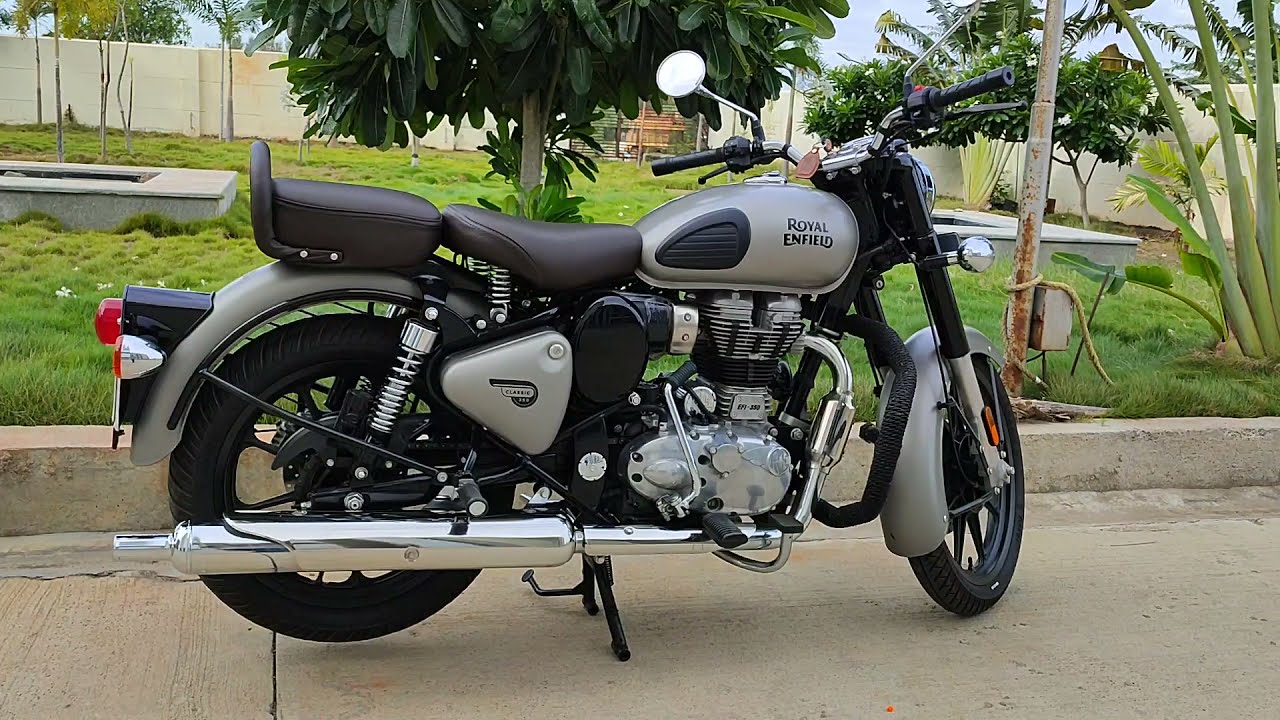 New Stunning Royal Enfield Classic 350 BS6 Gunmetal grey walkaround