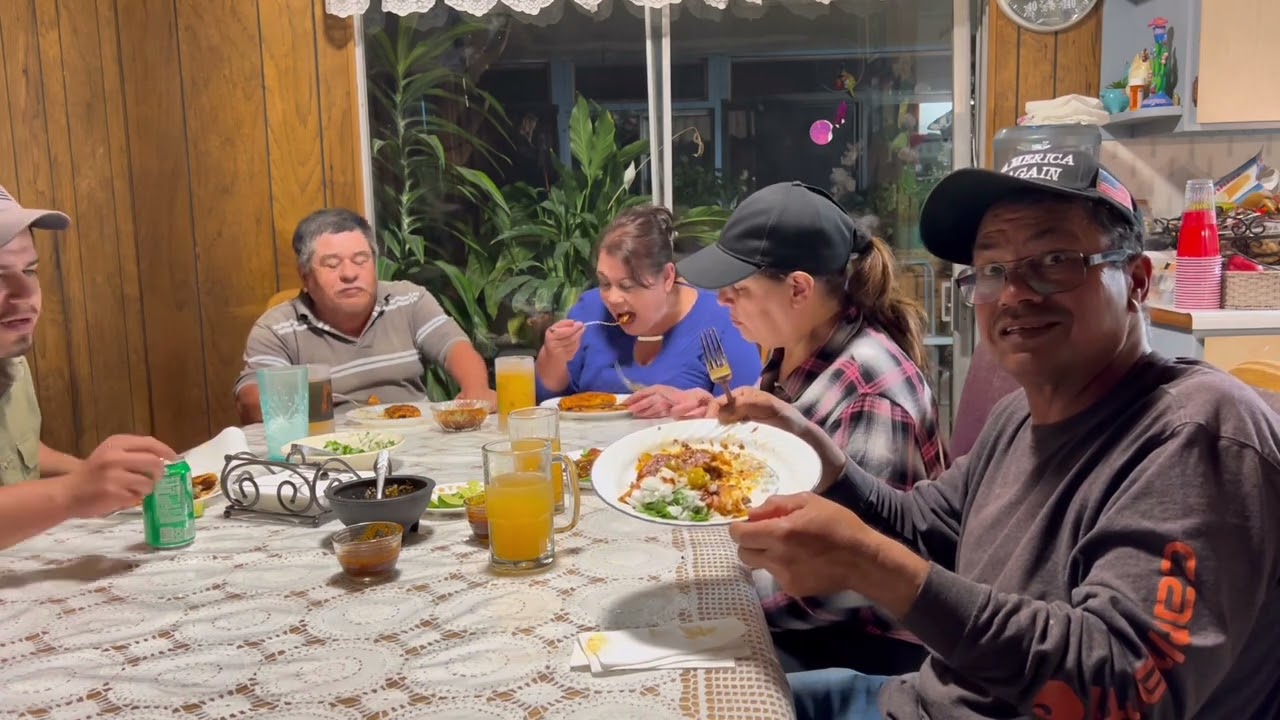 Comiendo Deliciosos Tacos De Birria Con Daniel Y Su Esposa Norma De Bakersfield!🥩🌿🌮