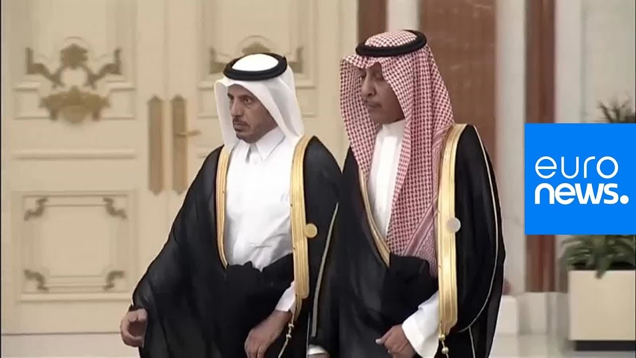 شاهد: اسقبال ومصافحة الملك سلمان رئيس الوزراء القطري