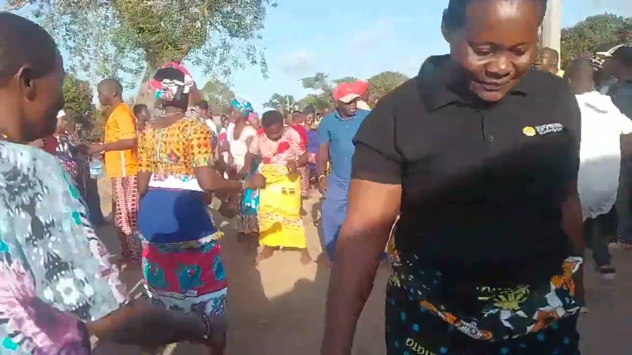 tambala mwabaya gongoni live parfomance