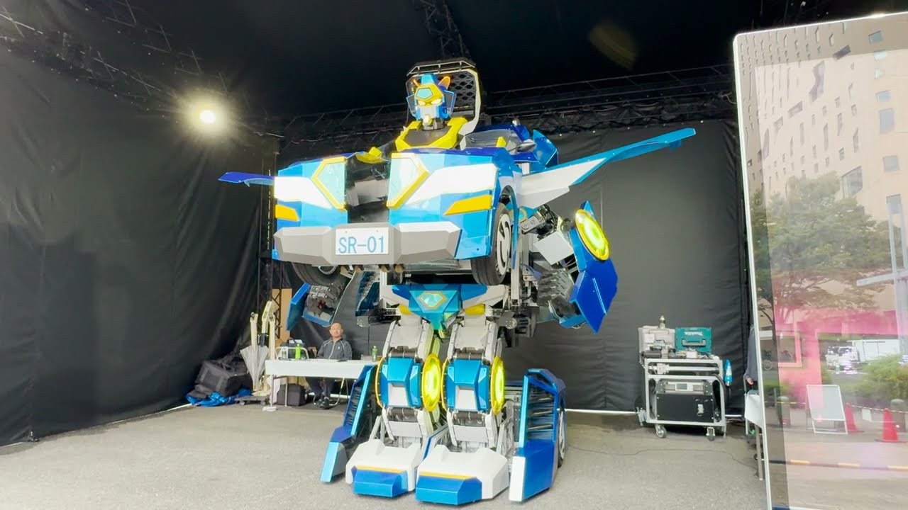 乗用人型変形ロボット「SR-01」 ビークルモード&rarr;ロボットモード編