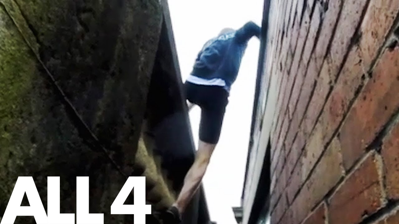 Parkour Running With One Arm