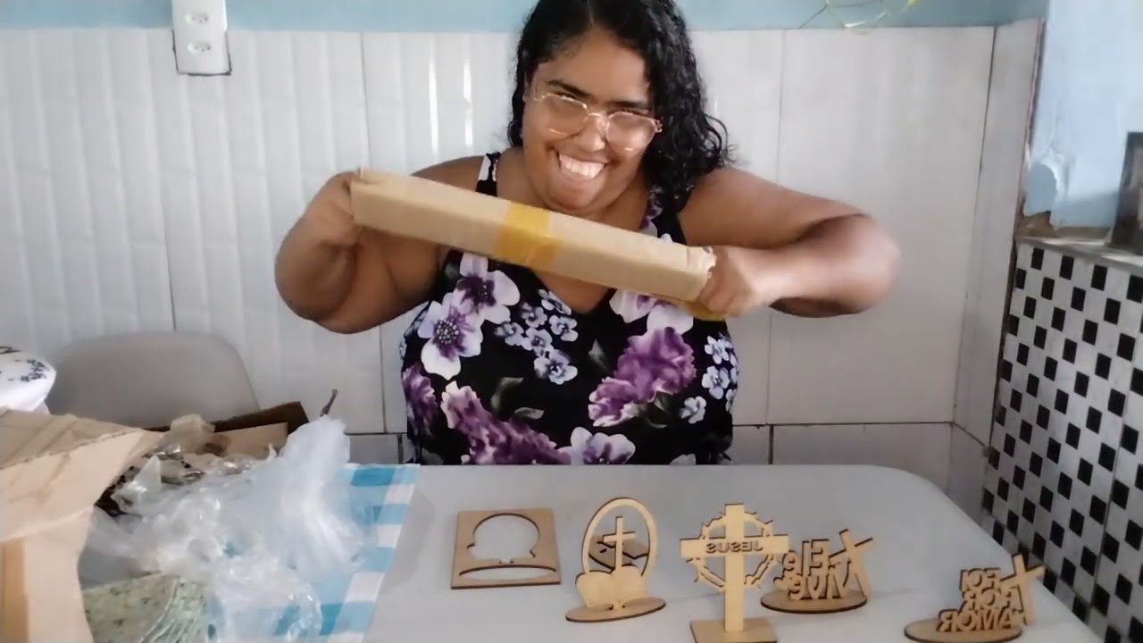 Compra para mesa posta de Páscoa cristã.