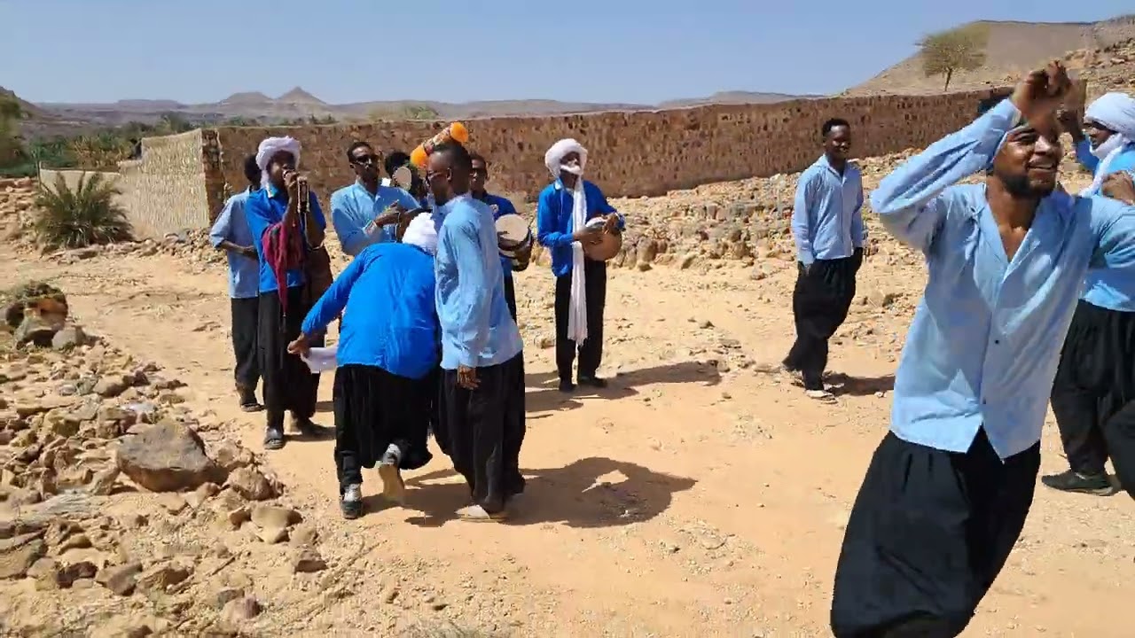 اعضاء جمعية تيهولاوين ناهقار للسياحة الشبانية في برج الحواس منطقة اهرير السياحية