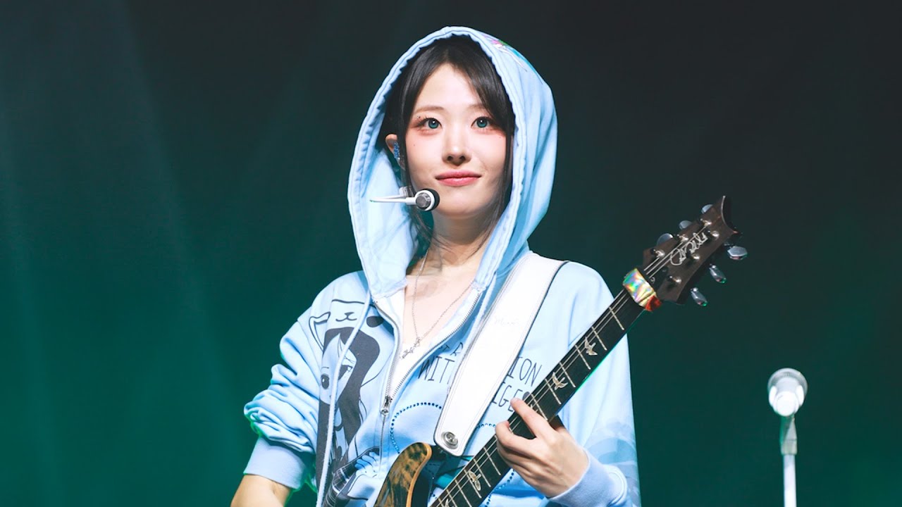 [4K]260103 QWER HINA 히나 @ QWER 1ST WORLD TOUR [ROCKATION] in MACAU - 자유선언 직캠